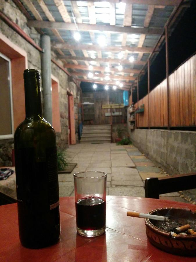 Lost Inn Kazbegi Hostel Exterior foto